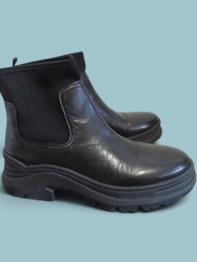 Design Lab Melody Chelsea Boot Black ankle Boot  chunky lug sole Size 7